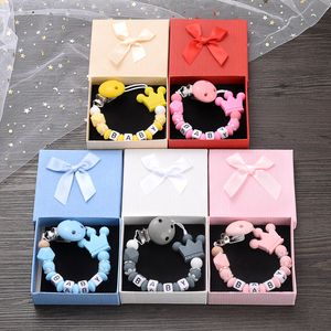 Baby Bijtringen Speelgoed Boxed Gepersonaliseerde Naam Baby Tepel Clips Siliconen Kralen Fopspeen Kettingen DIY Verpleging Speelgoed Anti-Drop Fopspeen Houder Ketting 230606