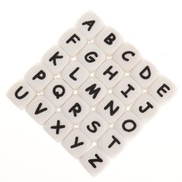 Jouets de dentition pour bébé Fkisbox 200 pcs Alphabet Silicone Anglais Lettres Perles Cube Sans BPA Bébé Dentition Nom Personnalisé DIY Rongeur Dentition Pendentif 230422