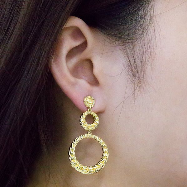 Boucles d'oreilles en plaqué or Boucles d'oreilles longues exagérées pour femmes Creative 8 Word Twist Shape Ear Jewelry Low Price Wholesale Supply