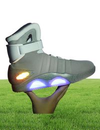 Retour aux futures chaussures Cosplay Marty McFly Sneakers chaussures LED Light Glow Tenis masculino adulo Cosplay chaussures rechargeables lj2016984322