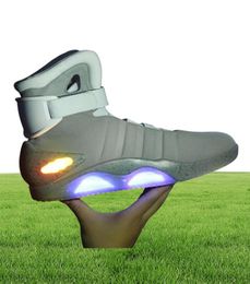 Retour aux futures chaussures Cosplay Marty McFly Sneakers chaussures LED Light Glow Tenis masculino adulo Cosplay chaussures rechargeables lj2018999203
