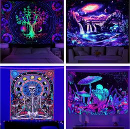 Tapices de tela de fondo psicodélico UV reactivo de escent tapiz hongo decoración del hogar de la pared colgante de brujería flores brillantes bajo luz púrpura
