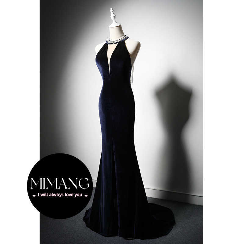 Backless Halter Navy aftonklänning Velvet blixtlås Party Dress Bride Fishtail Fit aftonklänning för kvinnor