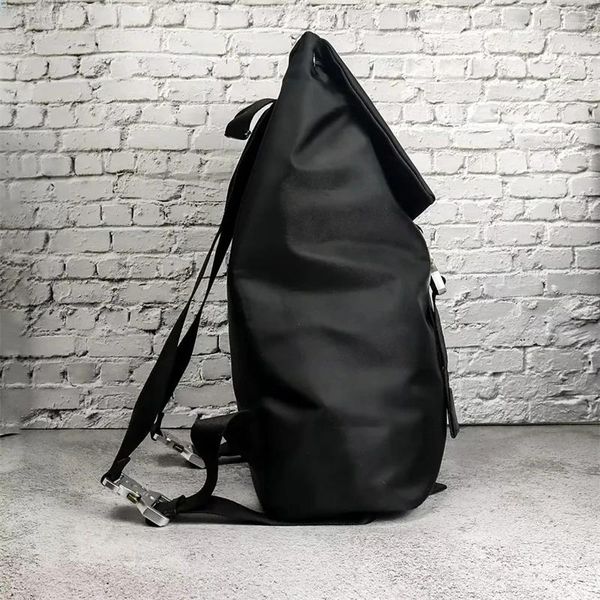 Sac à dos 2023 alyx sac recyclé nylon hommes femmes Boucle noire 1017 9sm Sac à dos ajusté de poche zip