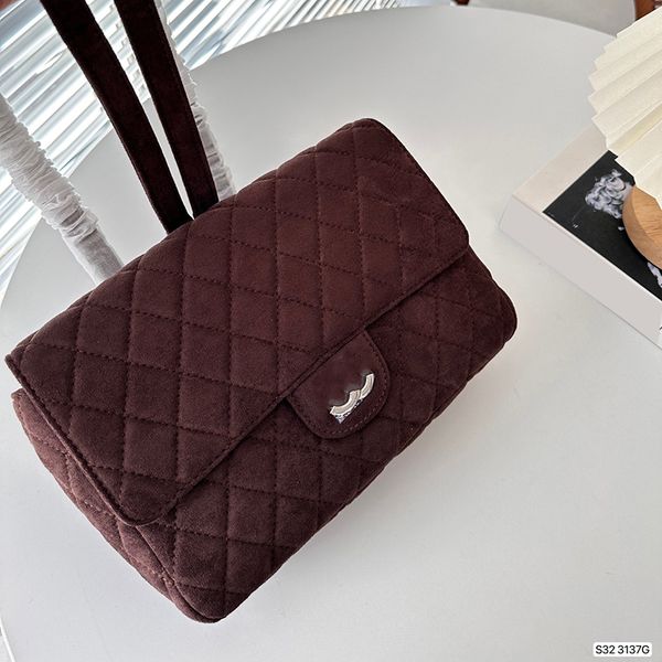 Mochila 26 cm Cuero para mujer Diseñador Bolso de hombro Flip Fur Diamond Check Hardware plateado Hebilla de metal Bolso de lujo Bolso de cuero Bolso escolar Bolsas de maquillaje