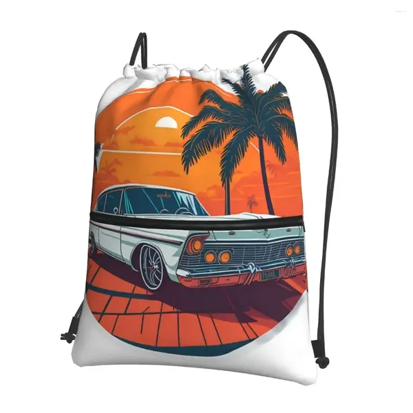 Sac à dos une belle voiture classique dans la rue de Miami, sacs à dos portables, sac à cordon, sacs de chaussures de poche pour voyage et Sport