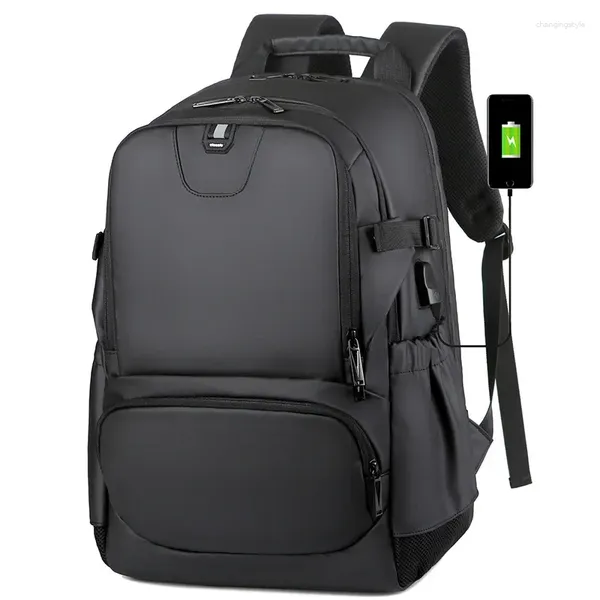 Backpack Chikage Fashion Trend Outdoor Sports Sports à grande capacité Voyage de 15,6 pouces Sac d'ordinateur portable rechargeable de 15,6 pouces