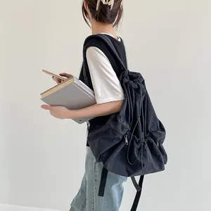 Sac à dos Fashion Rucdid Sackepacks pour femmes pour femmes en nylon esthétique Étudiants légers Sac Travel Femme