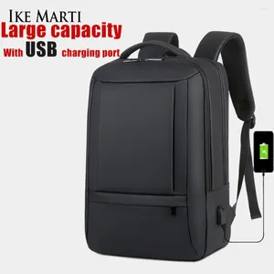 Backpack Ike Marti Men de grande capacité Sac à dos USB facture de 15,6 dans un ordinateur portable.
