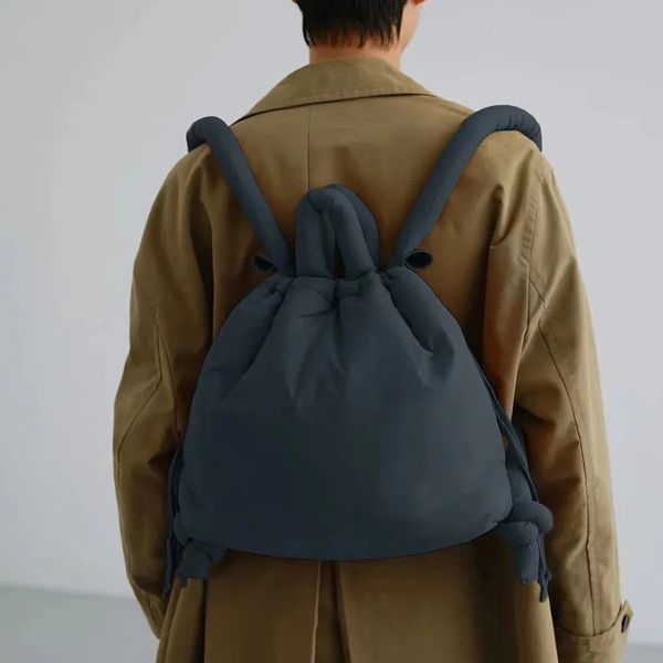 Sac à dos sac à dos sacs à pucher décontractés pour femmes sacs à main de concepteur de luxe à sac à main en nylon de farce douce à coton à coton 240407