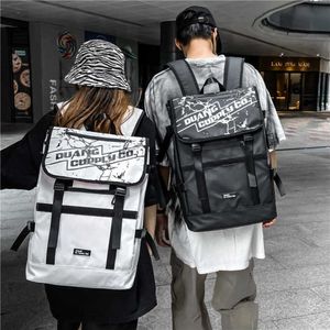 Backpackbackpack Men's Nieuwe Koreaanse mode Student Bag grote capaciteit buiten vrije tijd Travel Backpack 230228