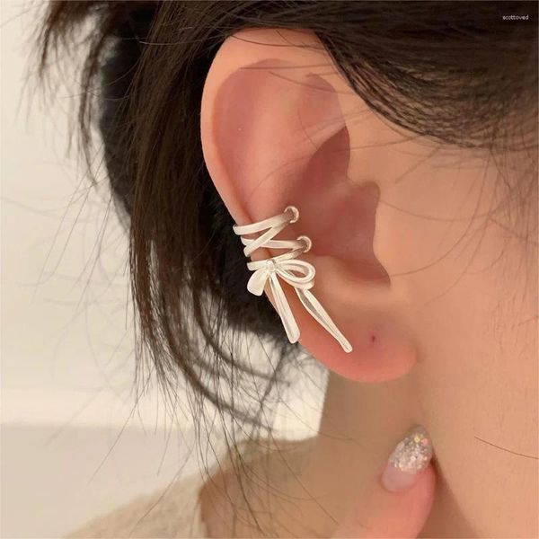 Boucles d'oreilles Backs 1pair Clip manchette à oreille à arc creux pour les femmes Fashion Punk No Piercing Personal Clips Accessoires de bijoux