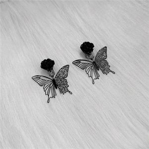 Backs Boucles d'Oreilles Gothique Noir Rose Oreille Clip Avec Motif Creux Papillon