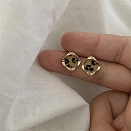 Dos Boucles D'oreilles Style Coréen Rétro Léopard Carré Clip Sur Oreille Clips Simple Mini Résine Géométrique Sans Piercing