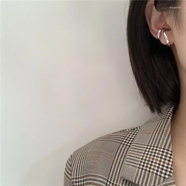 Pendientes traseros sin perforación Clip de oro metálico de doble capa en mujeres hombres personalidad Punk Simple Corea del Sur brazalete oreja joyería regalo