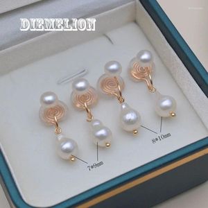 Boucles d'oreilles Boucles conception de l'oreille non percée se jette la gamme d'eau de haute qualité Natural Natural Natural Pearl Wedding Bridal Clip sur boucle d'oreille sans