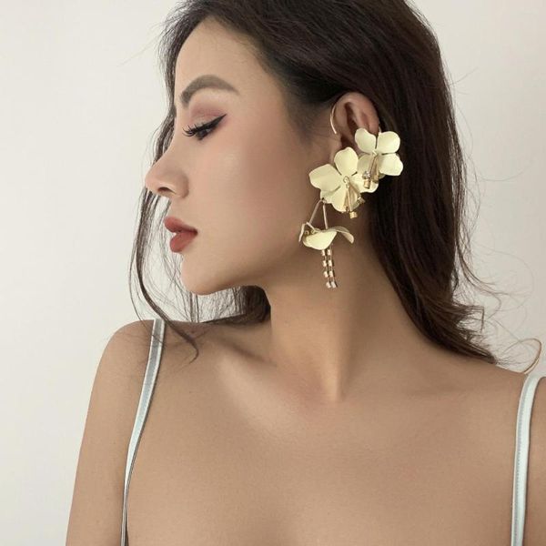 Pendientes traseros de una pieza, borla de Metal personalizada, decoración de flores, joyería para oreja, Clips florales con flecos largos a la moda para mujer