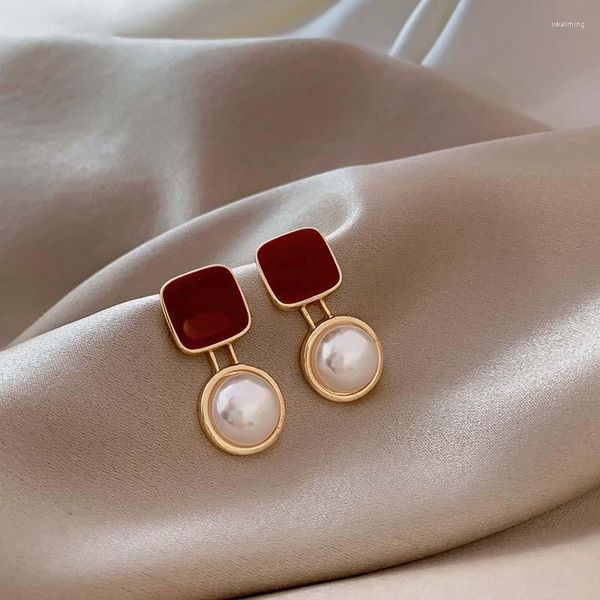 Pendientes traseros temperamento Retro cuadrado rojo perla Clip en moda alta gama lujo Simple geométrico sin perforación para mujeres