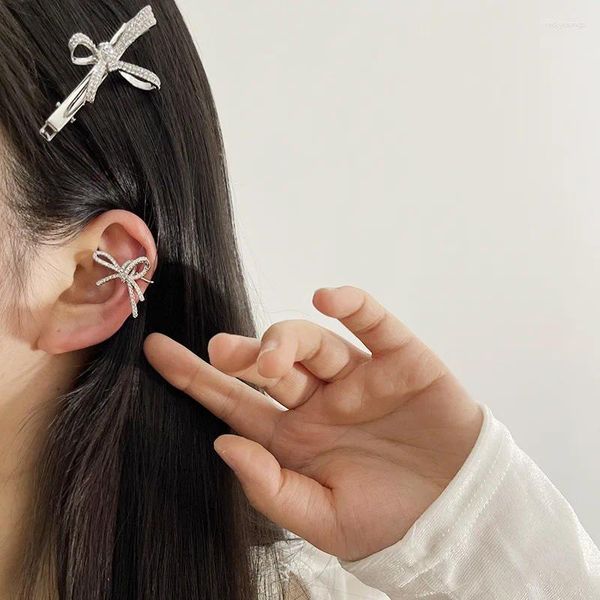 Pendientes traseros Clips para las orejas con lazo de circonio con microincrustaciones brillantes y cristal colgante con nota musical