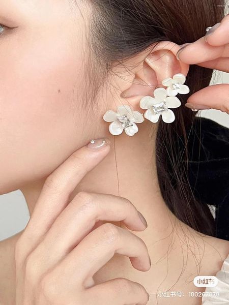 Boucles d'oreilles à dos, élégantes, de haute qualité, fleurs de Freesia, pince unilatérale en os d'oreille