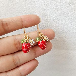 Dos Boucles D'oreilles D'été Doux Rouge Mignon Fraise Clip Sur Sans Piercing Frais Petit 3 D Oreille Clips Femmes Fille