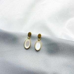 Boucles d'oreilles Tempérament Rétro Clip de pierre ovale blanche sur sans piercing Fashion simple Dette à eau petite opale Trou d'oreille d'opale