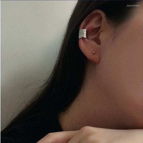 Dos boucles d'oreilles Texture large manchette d'oreille pour les femmes irrégulière boucle d'oreille Non Piercing pas de trou minimaliste Punk Cool bijoux