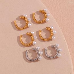 Pendientes traseros Tres clips de oreja en forma de C de perlas Sin deslustre Color plateado chapado en oro de 18 quilates para mujeres Puños de acero inoxidable 316L