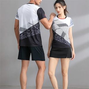 Badminton Jerseys Shorts Men Femmes Shuttlecock Shirt Tennis Jupe Badminton Training Costumes à manches courtes Sports survêtement 240522