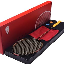 Badmintonrackets Full Carbon Fiber Lichtste 10U 54g Badmintonracket Bespannen Max Spanning 30LBS Professionele Rackets Met Doos 231216