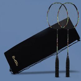 Badmintonrackets Racket Full Carbon Dubbele set Volwassen Duurzaam Student 2 stuks Mannelijke en vrouwelijke Ultralichte 4u Groothandel 230927