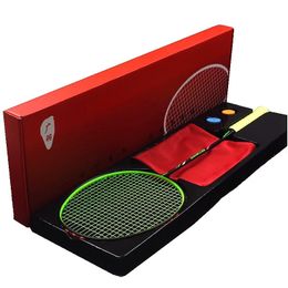 Raquettes de badminton Ultraléger 10U 52G fourrure raquettes de badminton en Fiber de carbone cordées raquette professionnelle 22-30LBS G5 sacs de raquette d'entraînement adulte 231108