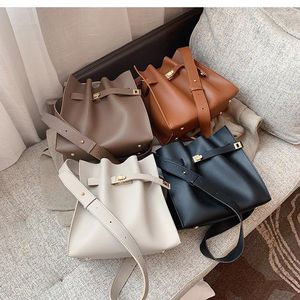 Sac 2024 Fashion Femmes Pu Cuir Bodet Vintage Femme Soft Shopping Messager Messager Sacs pour filles