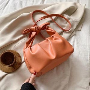 Sac de conception de sac poignée petite sac à bandoulière en cuir PU pour femmes 2024 sacs à main de couleur de couleur solide
