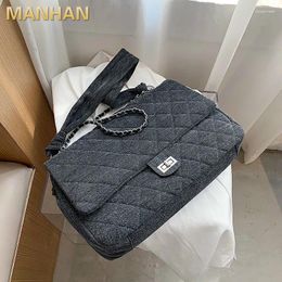 Sac Manhan 2024 Chaîne de mode Femmes Denim matelassé Femelle de luxe sacs sacs de créateurs Sac une femme principale