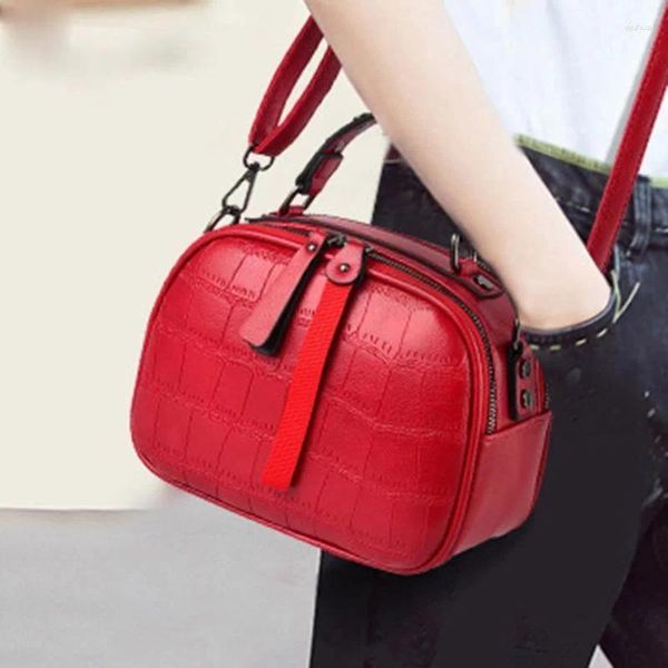 Bolso mini pudo de cuero bolsos cruzados para mujeres 2024 pelota de pelota de hombro messenger damas pequeños bolsos de remaches mano de viaje mano