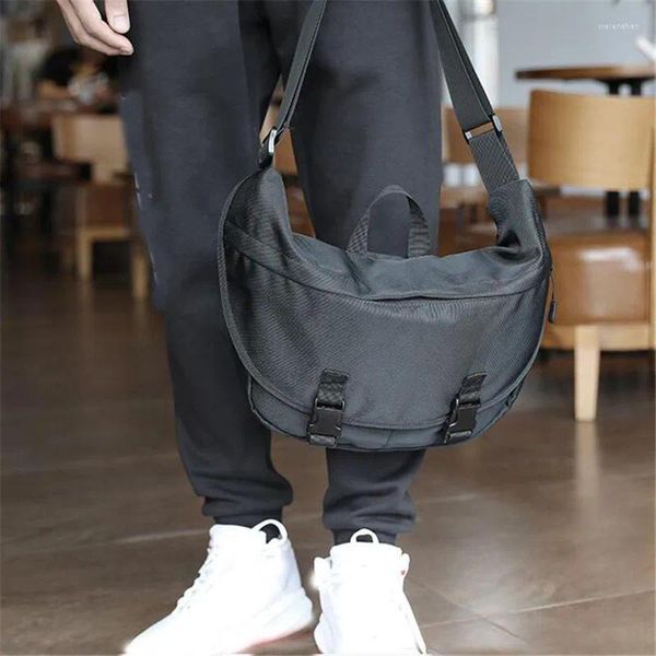 Bolsa Messenger Messenger Masmen Male Ultra Light Nylon Oxford Fashion Crescent Paquete Simple Viajes