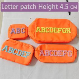 Accessoires voor tasonderdelen 26 stuks 4,5 cm handdoek geborduurde sticker Engelse letters patches voor kleding tassen stok op alfabet applique patch 231127
