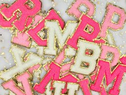 Accesorios de piezas de bolsa 5,5 cm Palo de fieltro en toalla rosa grande Parches de letras inglesas para ropa Apliques de bordado Nombre de ropa Accesorios de bricolaje 231027