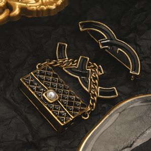 Tas Pearl stud earring mode zwarte ketting charme gouden ontwerp voor dames paar geschenken love oorbellen 2023 sieraden groothandel