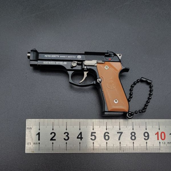 Bolsa colgantes BERETTA 92F pistola de Metal pistola modelo en miniatura juguetes 1:3 mano extraíble alivio del estrés Fidget llavero pistola juguete para regalo 272