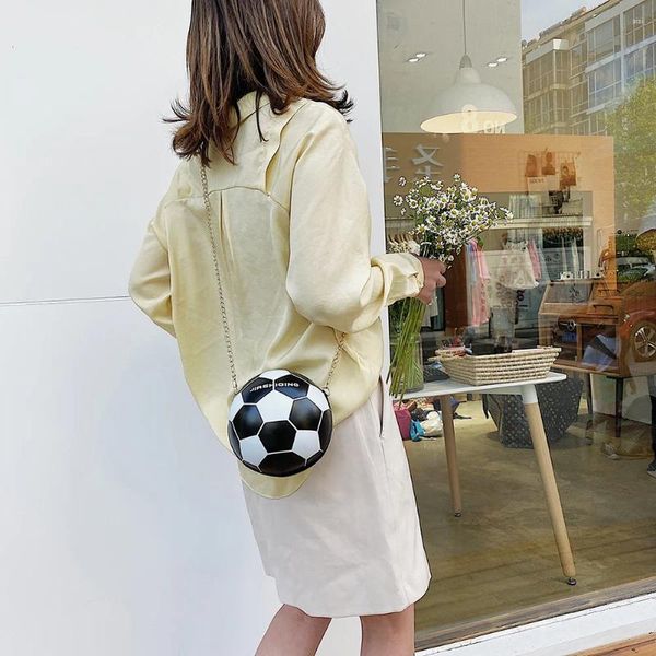 Sac rond Football Shape Sacs Sacs Crossbody Sling Pu Leather Femmes Chaîne pour les ornements de voyage en plein air