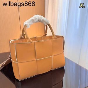 Sac Venetabotegs Handbag Arco B2024 Brand Designer Tote Tote Womens Bac à main
