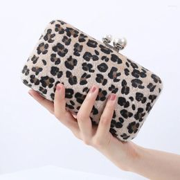 Bag Women 2024 Ladies Clutch Evening Party Pastes Impresión lindas bolsas de caramelo de leopardo para hembra con bolsos de decoración de perlas