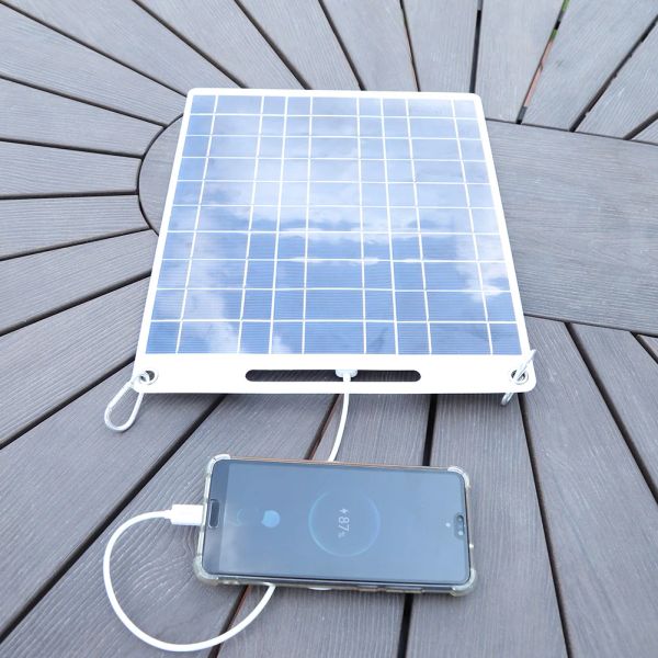 Sacs 30W 5V Téléphone solaire PADGE POLIFRE SALLE PANNEAU SALAR SALLE DOUBLE SORTIE USB Téléphone mobile / batterie extérieur portable