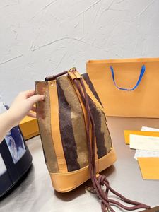Sacs Designer épaule SS22 Nigo 2 Randonee Limited Livily Package Shopping Shopping Crossbody Messenger High Leather Hobo Handbag Purse Purse