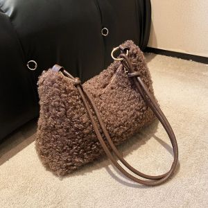 Sacs mode automne d'automne d'hiver sac pour femmes velours sac à épaule en velours sac à main en couleur et sac à main