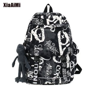 Sacs Fashion Fashion Men's Trendy Graffiti sac à dos Largecapacité Largecapacité étanche Backpack Backpack Garçons and Girls Nylon School Sacs