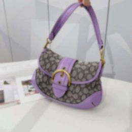 Bags Totes New Soho Emblem Imprimé Boucle Boucle Sac Postman Flip Cover Taro Purple Crossbody