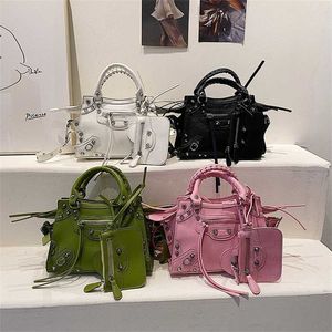 Sacs tendance personnalité mère et enfant sac 2023 été nouveau Su fronde une épaule sac femme messager texture petit sac à main carré